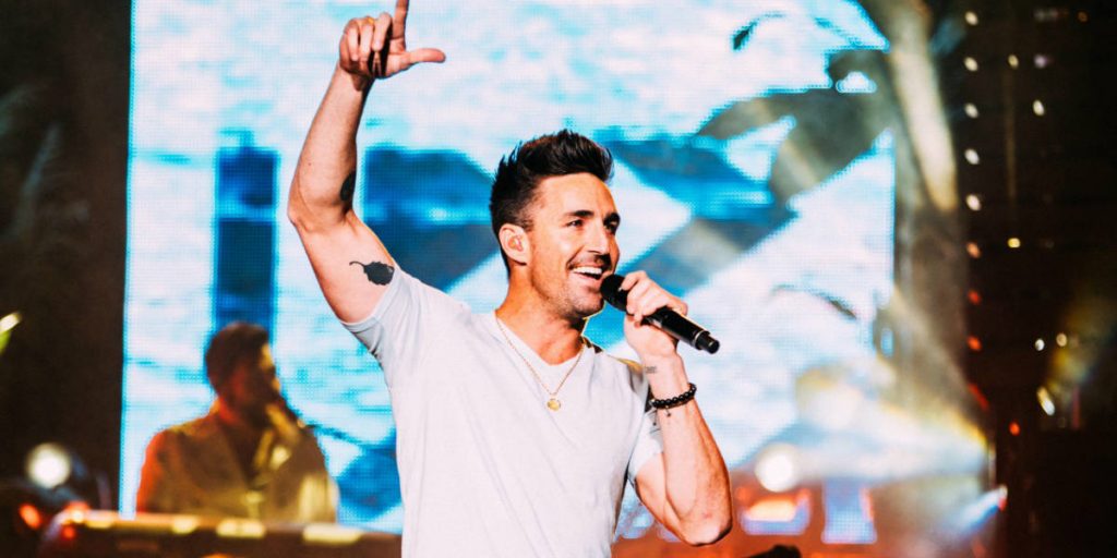 Jake Owen is headlining the 2019 Country Thunder Music Festival in Saskatchewan