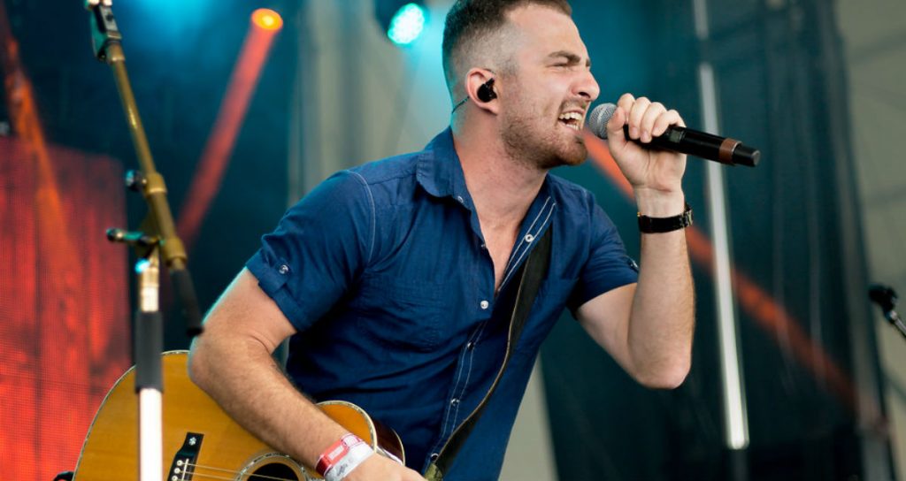 Kris Barclay performing at Boots & Hearts