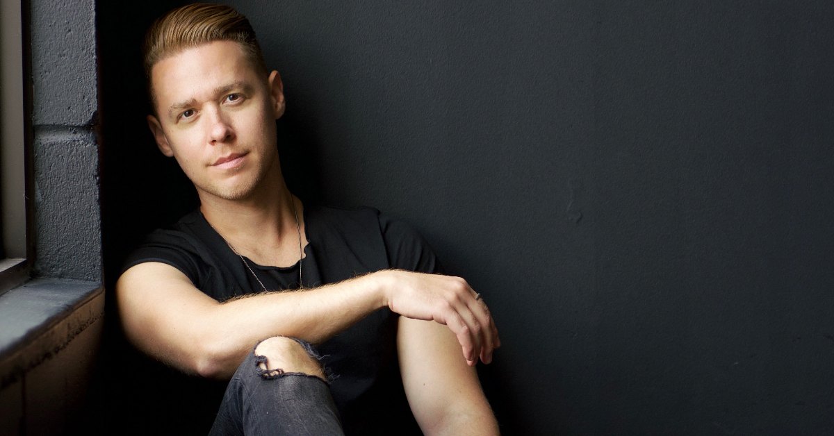 Canadian country artist Mike Robins
