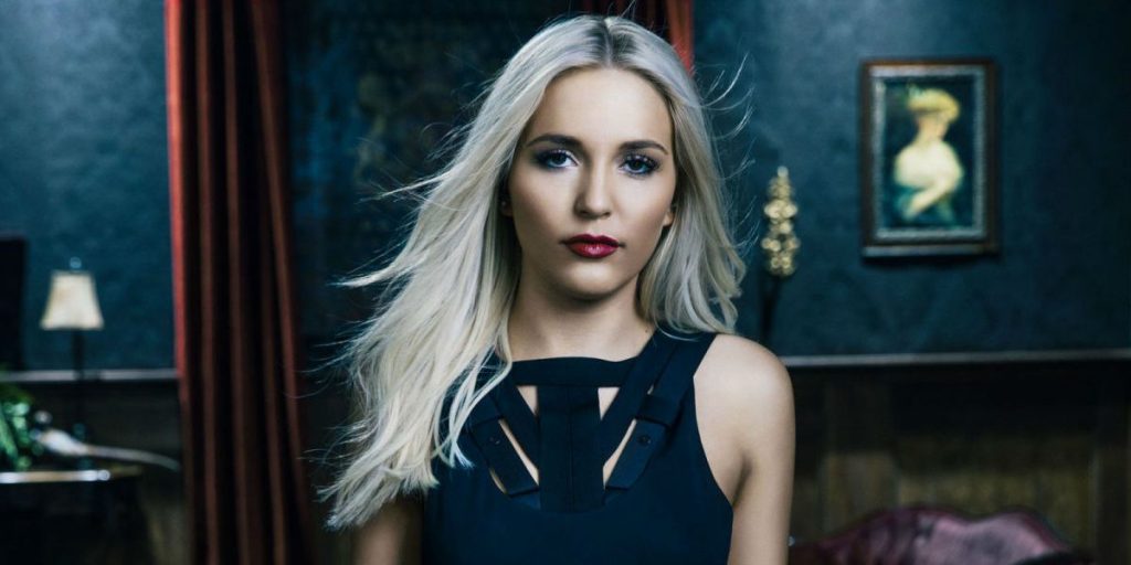Lennon Stella from Nashville gets a record deal