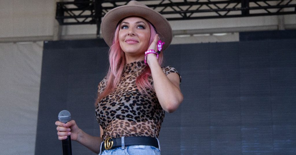 Mackenzie Porter at Boots & Hearts Music Festival