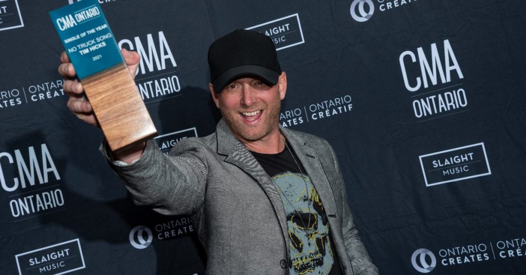 Tim Hicks wins Single of the Year at the 2021 CMAO Awards