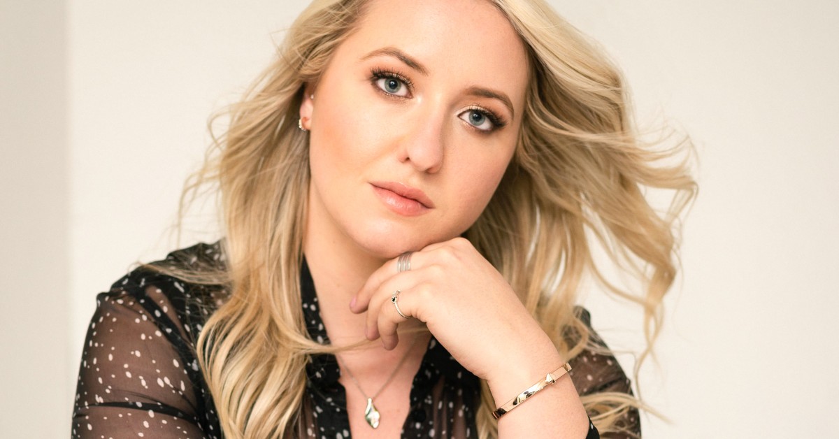 Taylor rae s breakup single are you still up front porch music