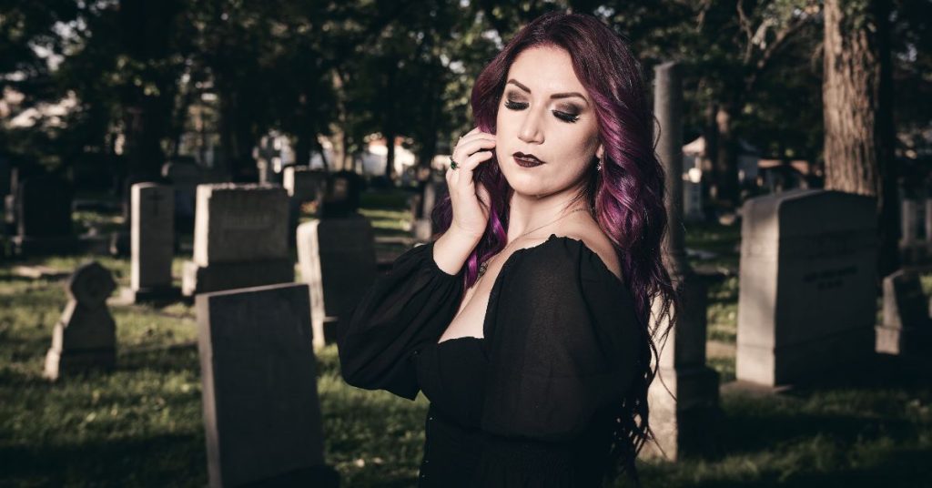 Nicole Rayy "Graveyard"