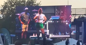 Jenna walker from the Reklaws announces she' pregnant